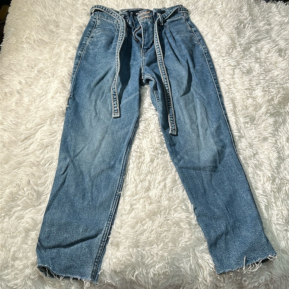 3S hollister high waisted tie mom jeans